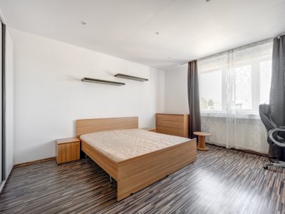 Apartament cu 2 camere - vedere spre Splai -Metrou Timpuri Noi