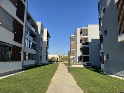 Apartament de inchiriat - suprafata generoasa