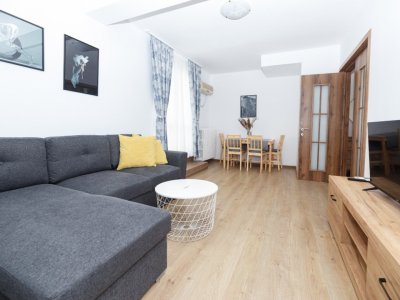 Apartament de închiriat – Universitate | 2 camere | Terasă 40 mp