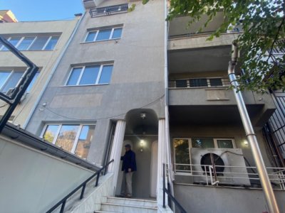 Vă propunem spre vânzare o clădire de birouri situată în zona Cotroceni