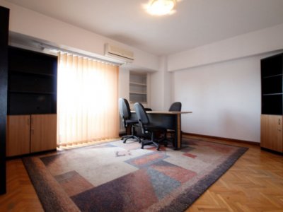 Piata Unirii - Fantani - 4 camere, decomandat, 98 mp,