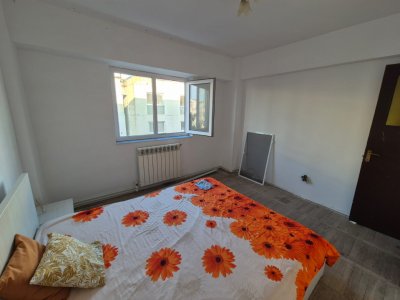 Apartament 3 camere, etaj 3, Str. Nuferilor, Navodari