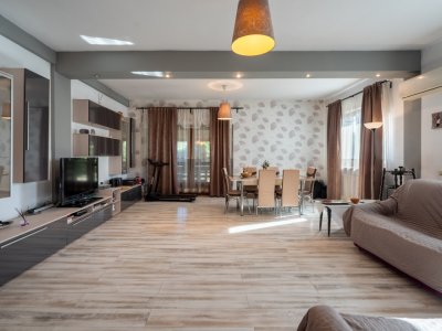 Casa de familie in Saftica