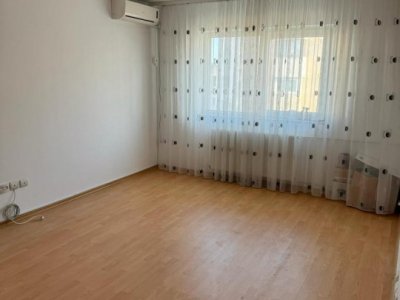 Apartament la 2 pasi de plaja in Faleza Nord