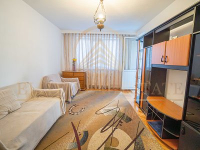 Far - Vânzare apartament cu 3 camere confort 1, situat la etajul 1.