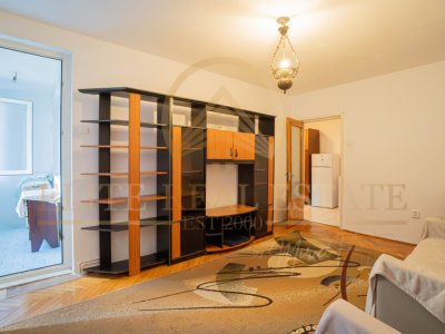 Far - Vânzare apartament cu 3 camere confort 1, situat la etajul 1.