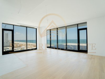 STATIUNEA MAMAIA - Vânzare apartament cu 4 camere, 4 bai cu vedere la mare.
