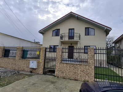 Vila malul lacului  localitatea Ovidiu ideal 2 familii.