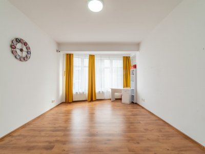 0% Comision Spatiu central Pitesti-zona Fratii Golesti+TVA!