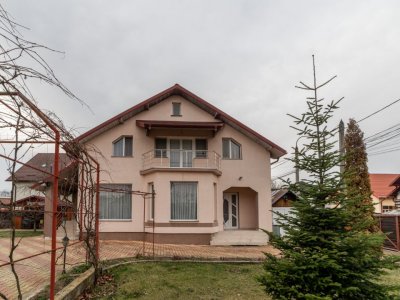 Casă cu teren generos + garaj,  Cartier Găvana - Comision 0