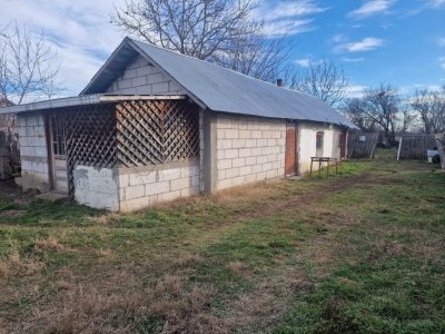 CASA  MODESTA STOLNICI