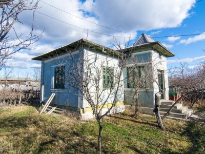 Casa traditionala argeseana cu teren generos – comuna Vedea, jud. Arges