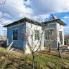 Casa traditionala argeseana cu teren generos – comuna Vedea, jud. Arges thumb 1