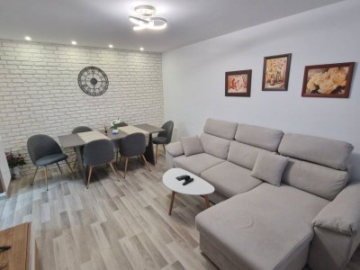 TOMIS NORD - Apartament 2 Camere Superbe, se Vinde ca in Poze