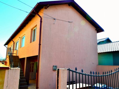 Casa cu 6 camere si 2 bai in 2 Mai - ideala pentru locuit sau turism