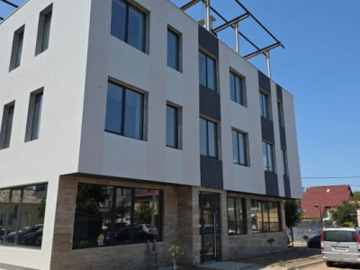 Spatiu comercial 637 mp situat in cladire noua, zona Faleza Nord
