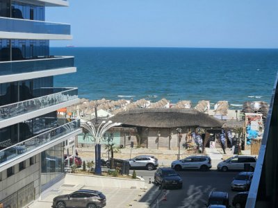 Apartament situat pe malul marii, mobilat si utilat complet