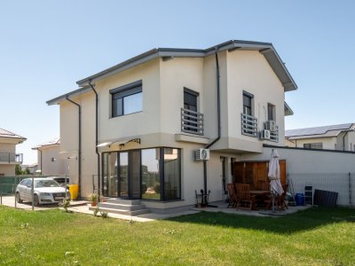 Vilă Modernă de Vânzare în Tunari – Strada Petre Ispirescu nr. 45
