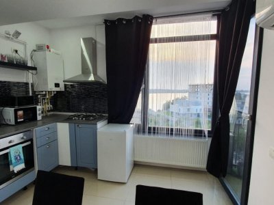 Apartament 3 camere – Zona Campus, vedere la lac