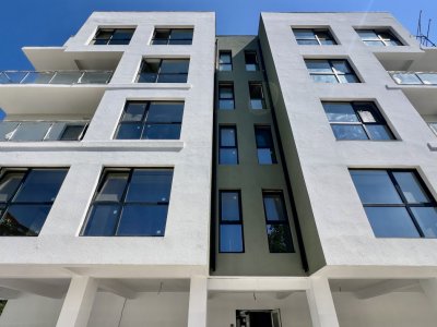 Apartament cu o camera, foarte luminos zona LIDL Mamaia, pozitionat pe SUD