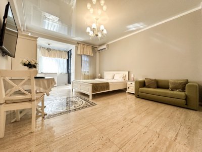 Studio modern de inchiriat Stefan Building, Mamaia Nord cu vedere la mare