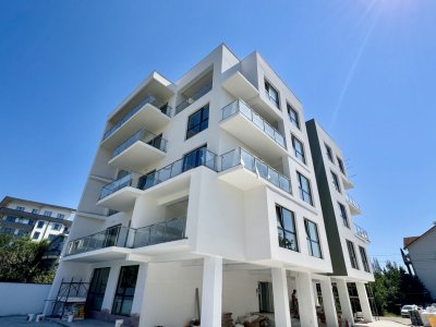 Apartament cu 2 camere, foarte luminos zona LIDL Mamaia, pozitionat pe SUD