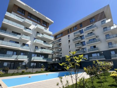 Apartament de 2 camere vedere curtea interioara, spre PISCINA