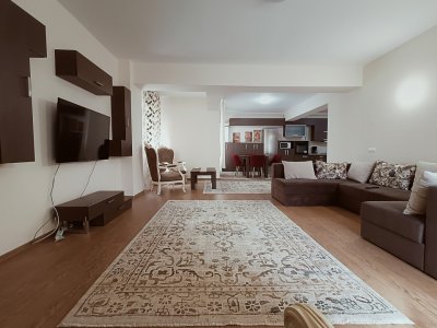 Apartament 3 camere de inchiriat in zona Casa de Cultura