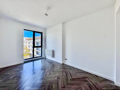 Apartament in zona Campus cu 3 camere-etaj intemediar-acte gata-la cheie