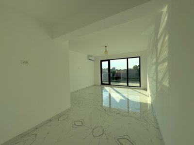 Studio de închiriat pe termen lung, zona Kamsas cu loc de parcare 