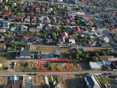 Teren de vanzare in Valu lui Traian, pe partea dreapta a localitati. 