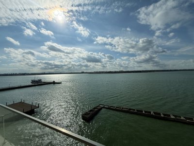 Tudors Residence - Studio cu vedere frontală la lac. 