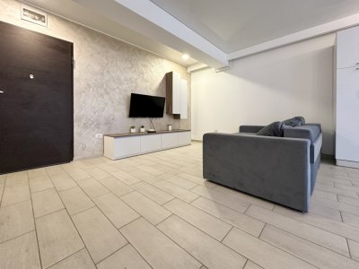 Apartament cu 2 camere de închiriat, Astoria Lake, Pet Friendly | Vedere la lac