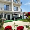 Mamaia-Sat, Vila modernă, mobilata si utilata complet, 15 camere imaginea mica 53 Mamaia-Sat, Vila modernă, mobilata si utilata complet, 15 camere thumb 53
