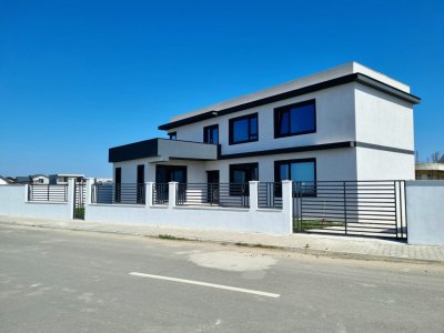 Casa P+1 in Navodari, cartier Midia Sat, vedere spre Lacul Tasaul 