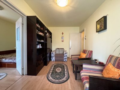 Apartament de vânzare in Tomis Nord cu 2 camere semidecomandat etaj 2