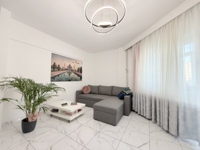 Apartament 2 camere de închiriat în Tomis II – living generos, balcon 19 mp