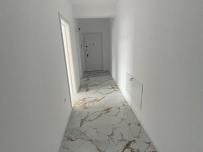  apartament cu 2 camere decomandate  în zona TOMIS NORD - VIVO, bloc 2022