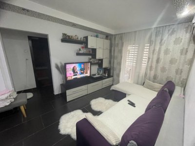 apartament cu 4 camere decomandate in zona Dacia