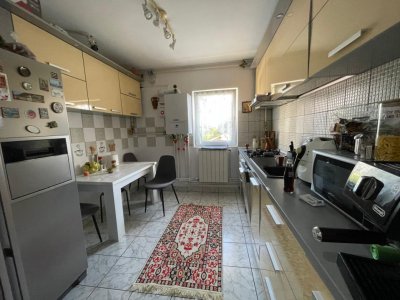 apartament cu 4 camere decomandate in zona Dacia