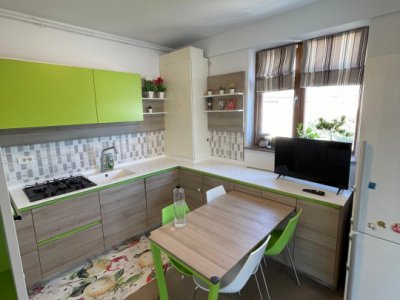 Apartament 3 camere, decomandat situat in zona DACIA, bloc nou