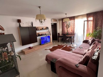 Apartament 3 camere decomandat situat in zona COMPOZITORI