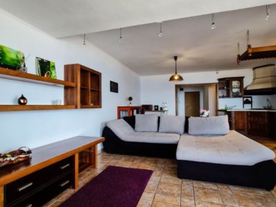 apartament 3 camere decomandate, in zona FALEZA NORD,