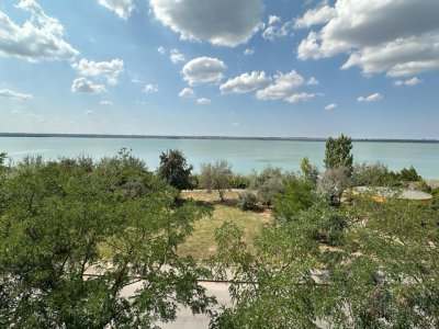 Apartament 2 camere vedere frontala la lac in zona MAMAIA