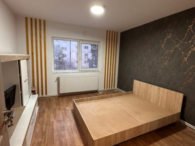 Apartament 3 camere, situat in zona CET