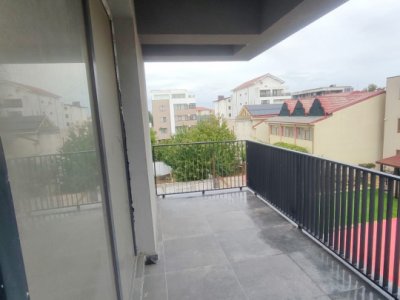 Apartament 3 camere de inchiriat in zona Compozitori, Constanta