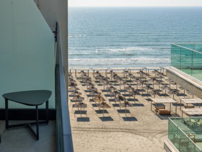 Garsoniera situata in zona Mamaia Nord, primul bloc de la promenada
