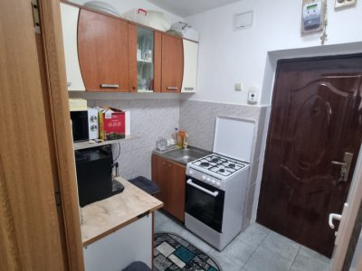 Garsoniera situata in zona CET
