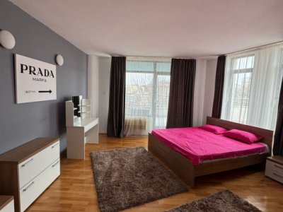 Apartament 4 camere situat in zona Centru
