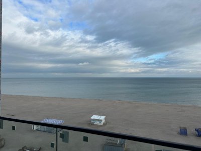 Apartament 2 camere- zona MAMAIA NORD - vedere frontală către mare